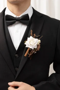 Boutonnieres in Beige Raw Serenity