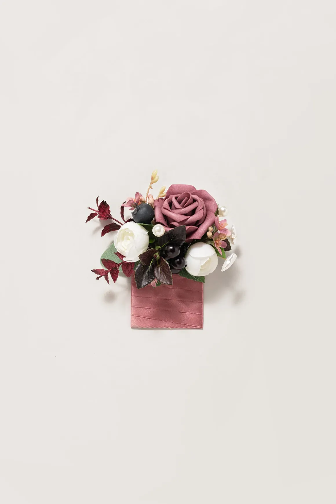 Boutonnieres in Dusty Rose & Mauve