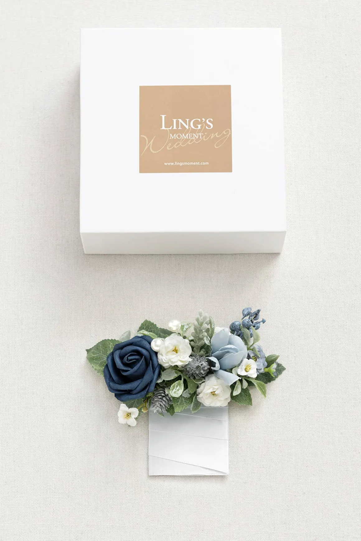 Boutonnieres in Noble Navy Blue