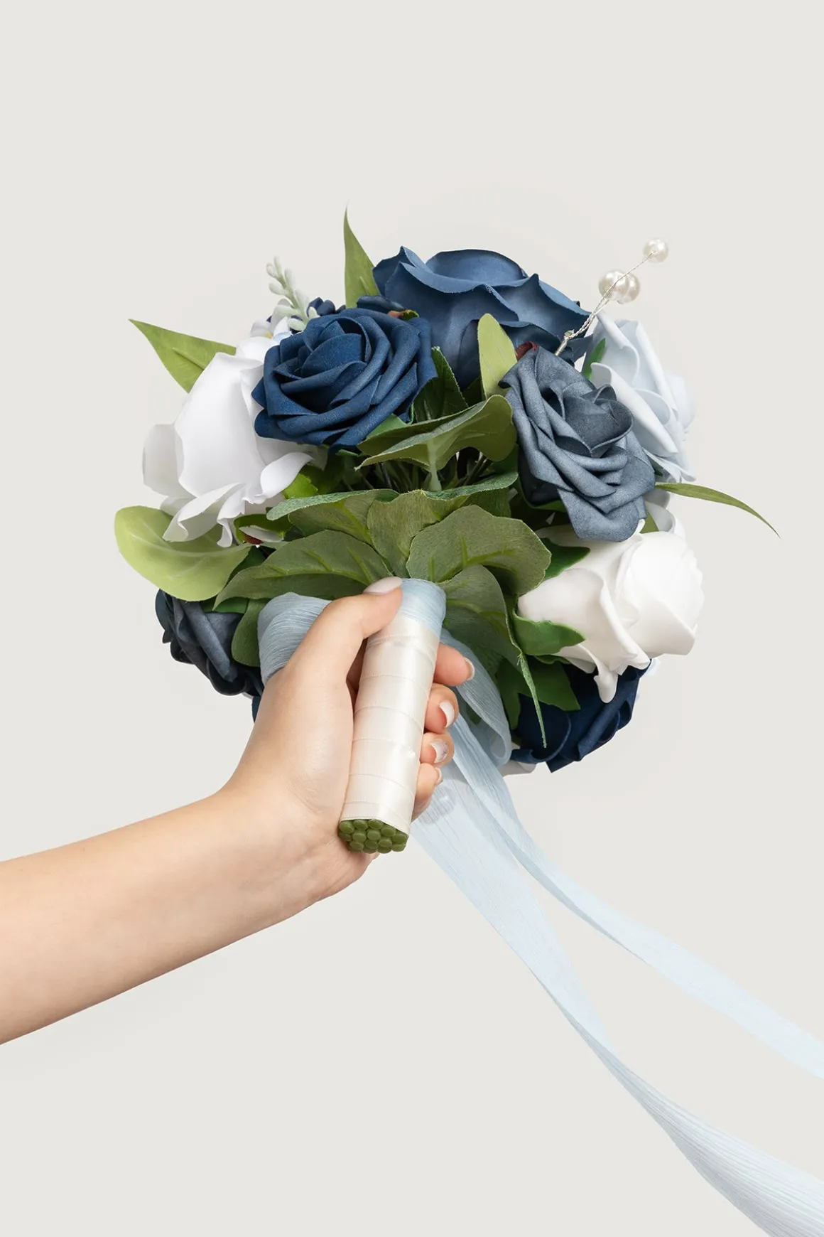 Bridesmaid Bouquet in Noble Navy Blue (Set of 1)