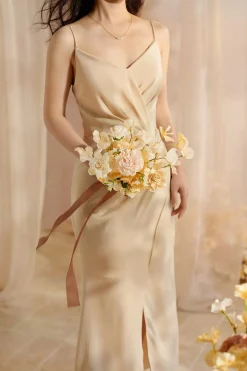 Bridesmaid Posy in Earth Brown & Butter Yellow (Set of 1)