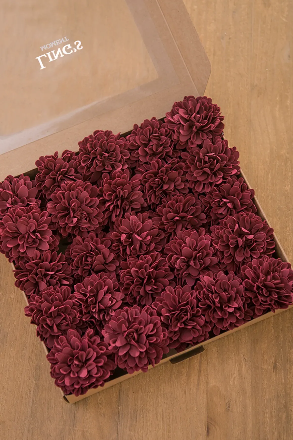 DIY Supporting Flower Boxes in Foam Burgundy Dahlia (25pcs)