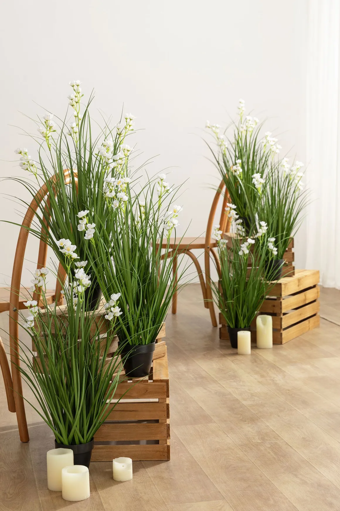 Lush Maiden Grass Meadow in White & Green
