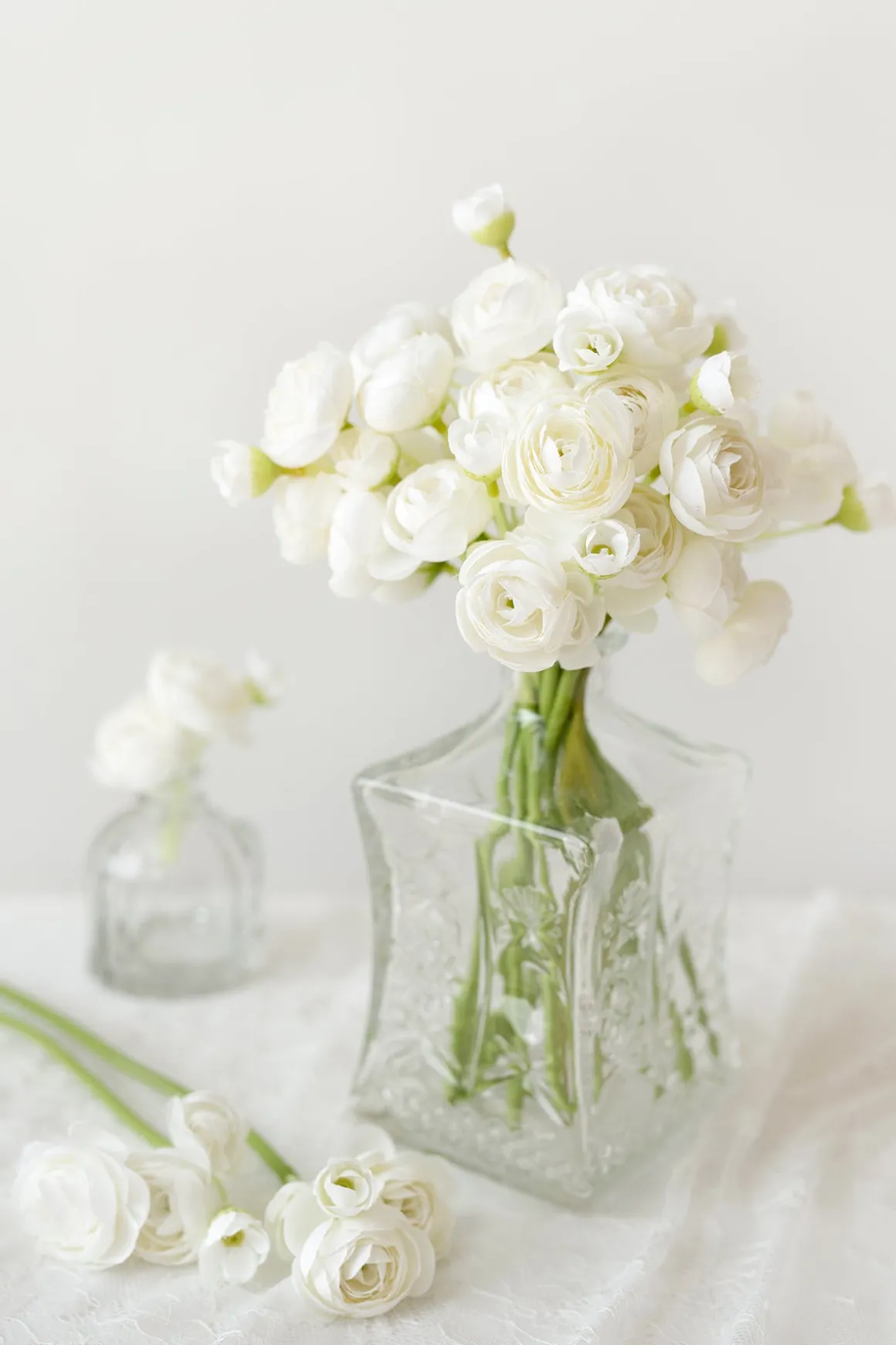 Ranunculus Flowers with Stem - Ivory (18pcs)